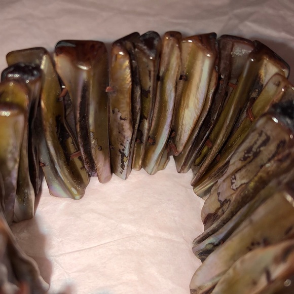 Shell Bangle Bracelet - Picture 6 of 6